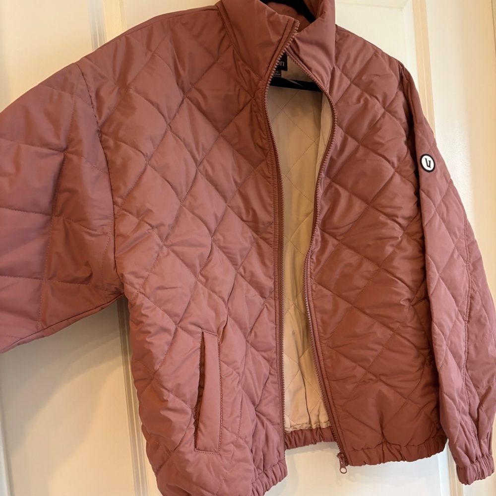 Vuori Echo Women’s Insulated Bomber Jacket – M, NWOT - Picture 5 of 14